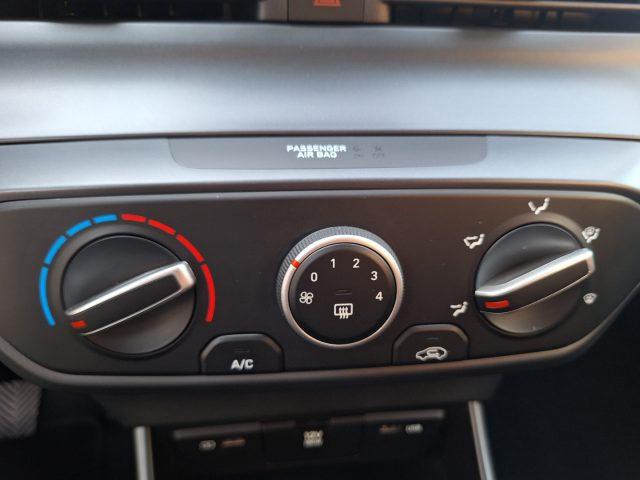 HYUNDAI i20 usata, con Sensori di parcheggio posteriori