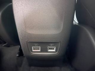 PEUGEOT 2008 usata, con USB