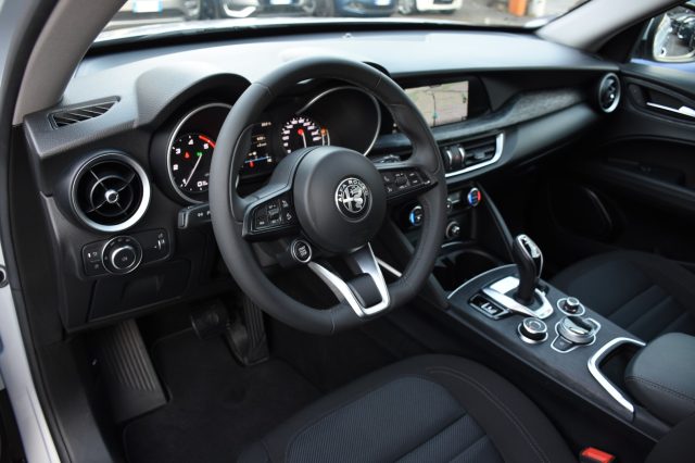 ALFA ROMEO Stelvio usata, con Alzacristalli elettrici
