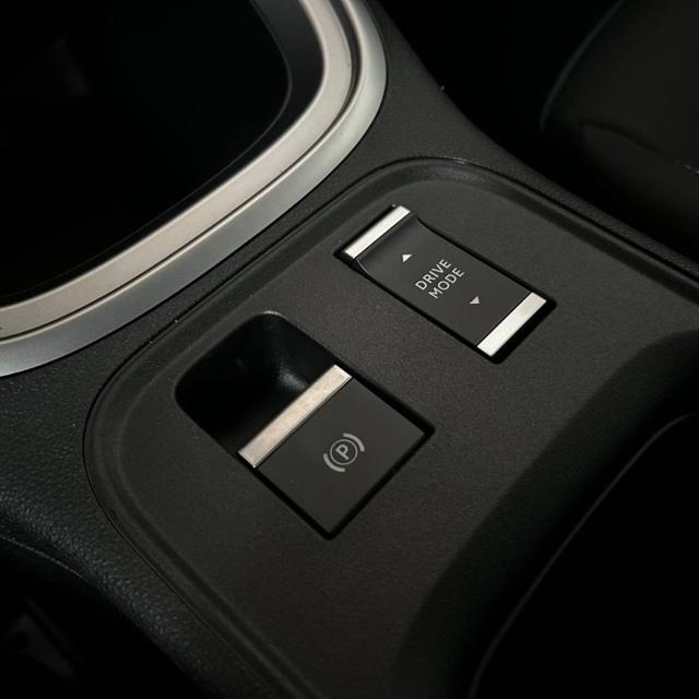 JEEP Avenger usata, con Leve al volante