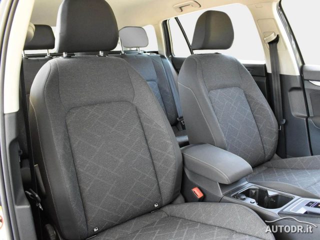 VOLKSWAGEN Golf Variant usata, con Autoradio