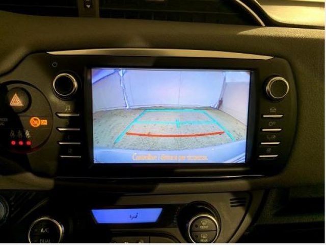 TOYOTA Yaris usata 15