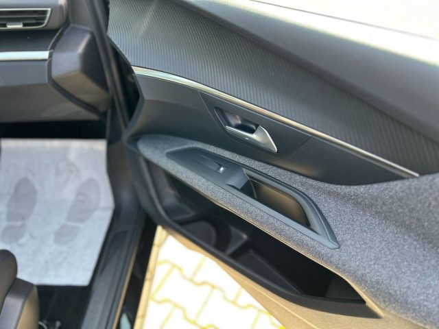 PEUGEOT 3008 usata, con Touch screen