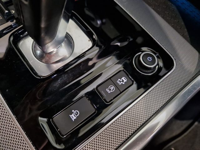 JAGUAR XE usata, con Park Distance Control
