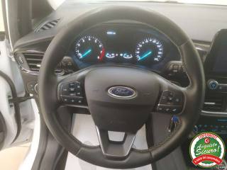 FORD Fiesta usata, con Fari LED