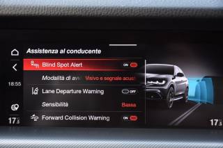 ALFA ROMEO Stelvio usata, con Leve al volante