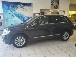 VOLKSWAGEN Tiguan usata, con Autoradio