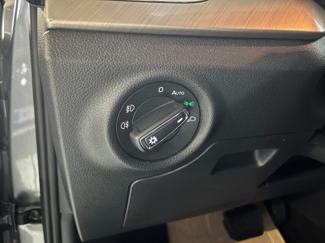 SKODA Kamiq usata, con Sedile posteriore sdoppiato