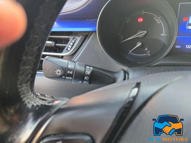 TOYOTA C-HR usata 21