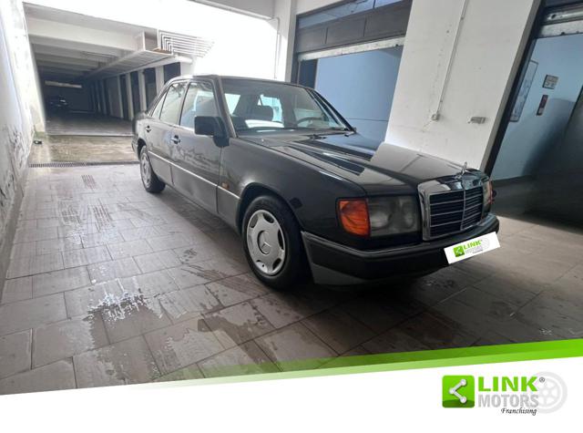 MERCEDES-BENZ E 200 usata, con Climatizzatore