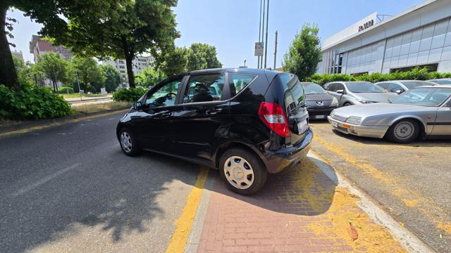 MERCEDES-BENZ A 160 usata, con Alzacristalli elettrici