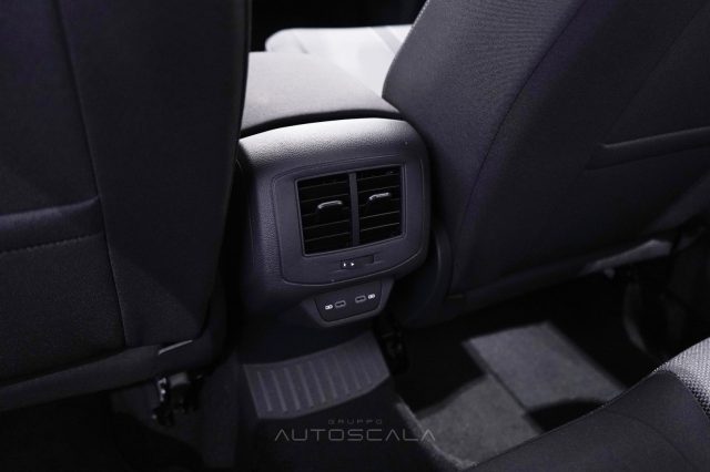 VOLKSWAGEN T-Roc usata, con Autoradio digitale