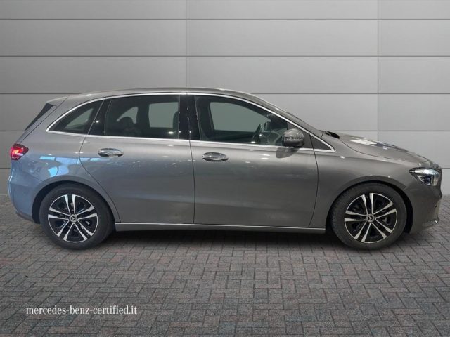 MERCEDES-BENZ B 180 usata, con Autoradio