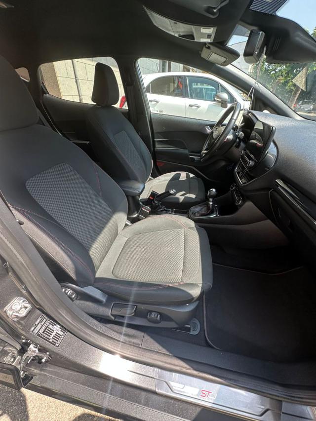 FORD Fiesta usata, con USB