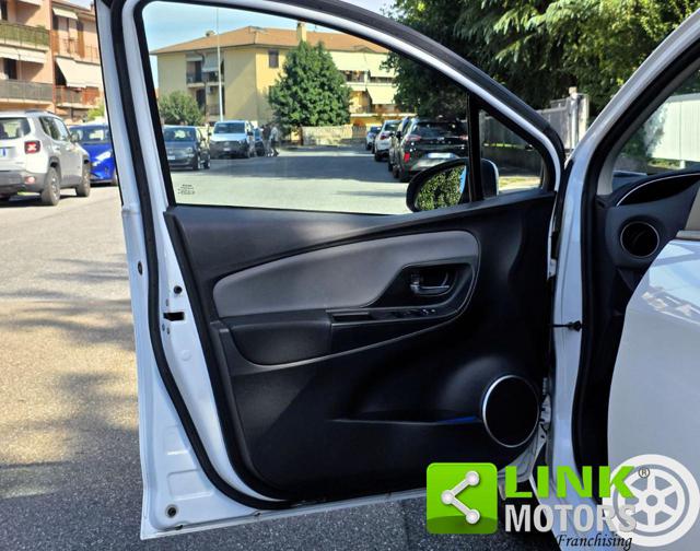 TOYOTA Yaris usata, con Bracciolo