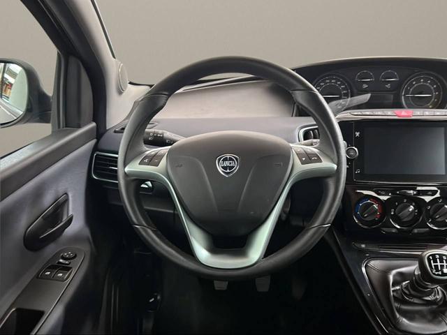 LANCIA Ypsilon usata, con Park Distance Control