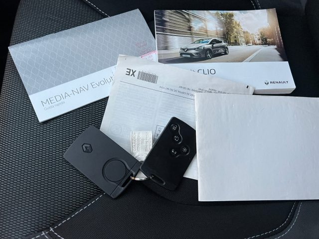 RENAULT Clio usata, con Controllo trazione