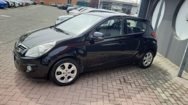 HYUNDAI i20 usata, con Airbag