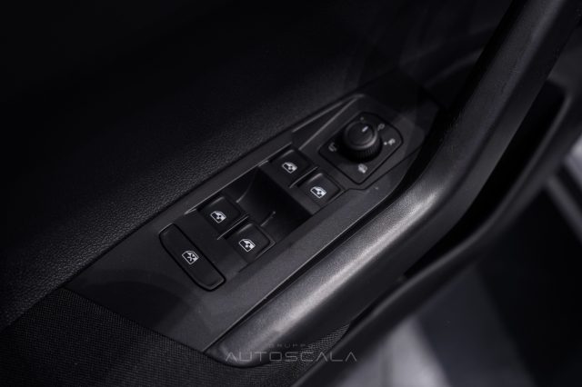VOLKSWAGEN Taigo usata, con Cruise Control