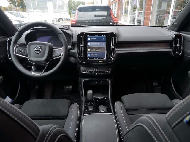 VOLVO XC40 usata, con Controllo trazione