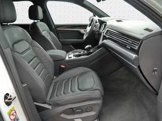 VOLKSWAGEN Touareg usata, con Fendinebbia