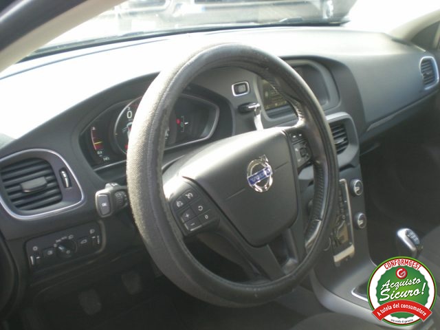 VOLVO V40 Cross Country usata, con Frenata d