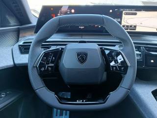 PEUGEOT 5008 usata, con Boardcomputer