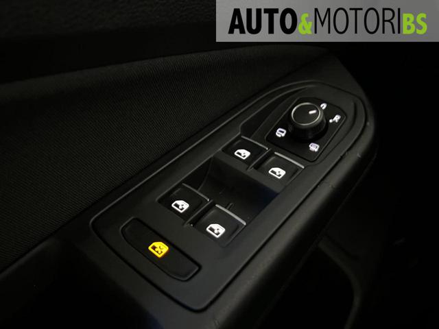 VOLKSWAGEN Golf usata, con Touch screen