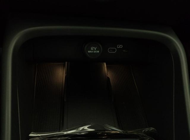 VOLVO XC40 usata, con Portellone posteriore elettrico