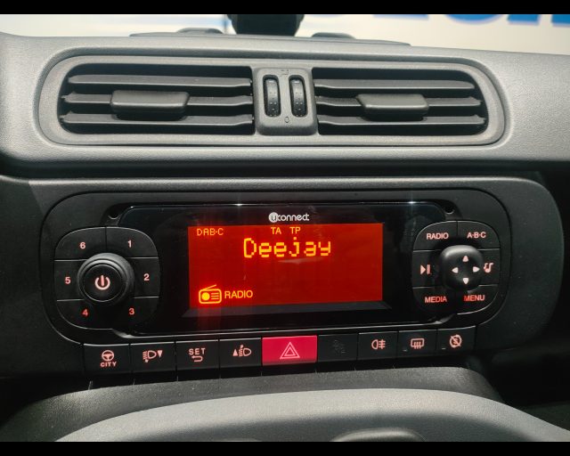 FIAT New Panda usata, con Autoradio digitale