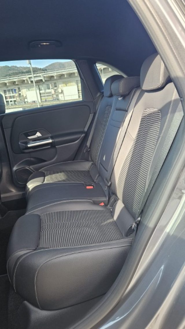 MERCEDES-BENZ B 180 usata, con Autoradio digitale