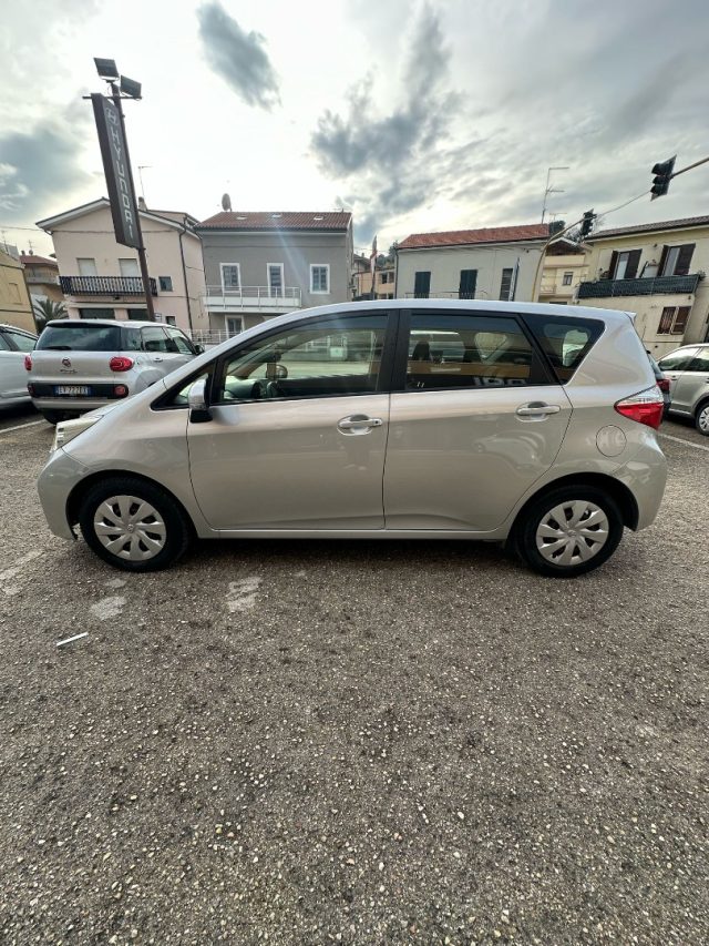 TOYOTA Verso-S usata, con Airbag laterali