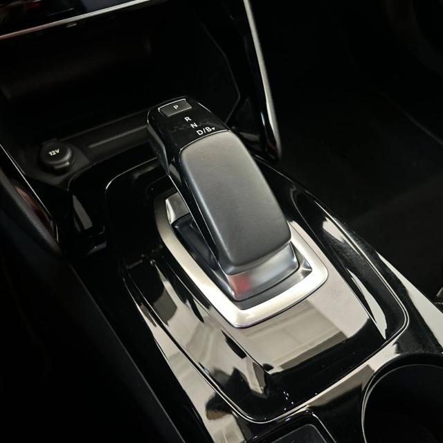 PEUGEOT 2008 usata, con Touch screen
