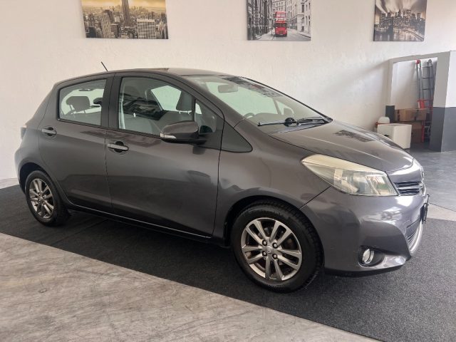 TOYOTA Yaris usata, con Airbag laterali