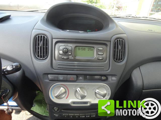 TOYOTA Yaris usata, con Fendinebbia