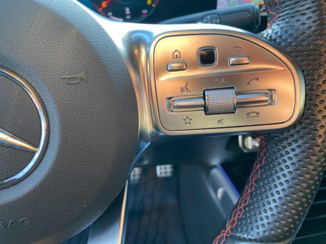 MERCEDES-BENZ GLB 200 usata, con Leve al volante