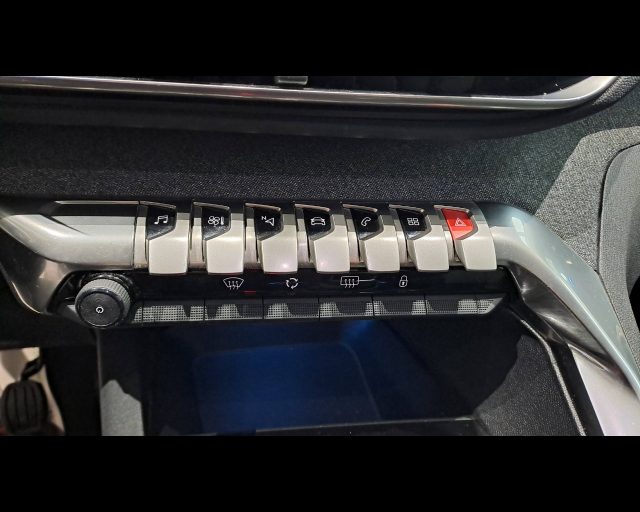 PEUGEOT 3008 usata, con Specchietti laterali elettrici