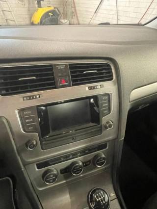 VOLKSWAGEN Golf Variant usata, con Autoradio