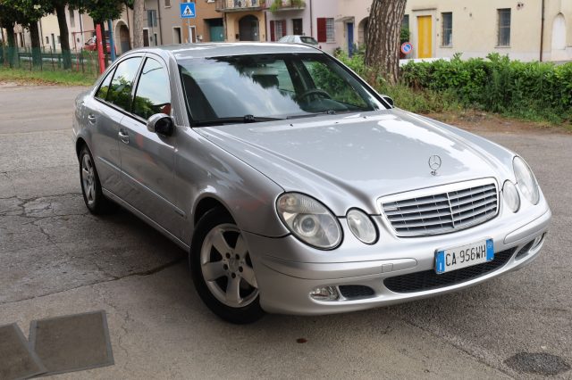 MERCEDES-BENZ E 220 usata 58
