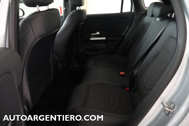 MERCEDES-BENZ GLA 180 usata, con Specchietti laterali elettrici