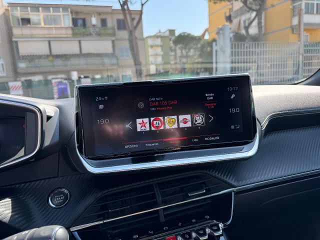 PEUGEOT 2008 usata, con Controllo automatico clima