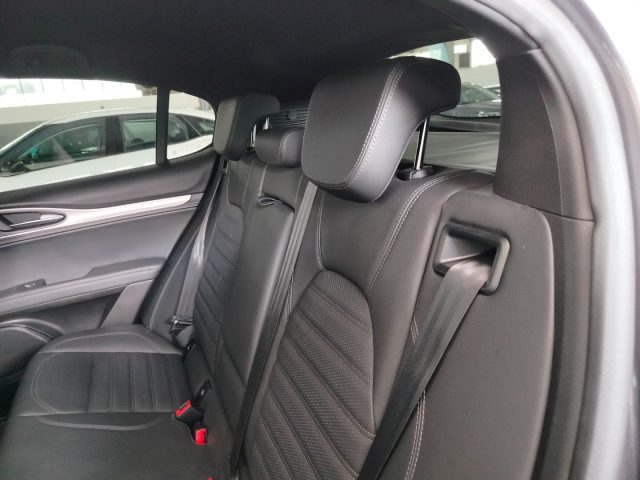 ALFA ROMEO Stelvio usata, con Specchietti laterali elettrici
