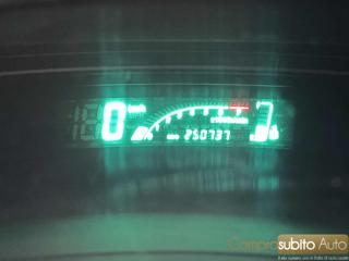 TOYOTA Yaris usata 27