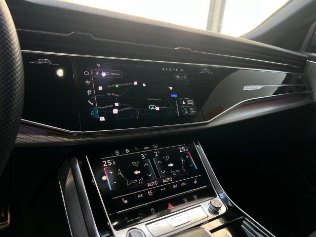 AUDI Q8 usata, con Sensori di parcheggio posteriori