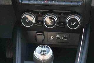 RENAULT Clio usata, con Volante in pelle