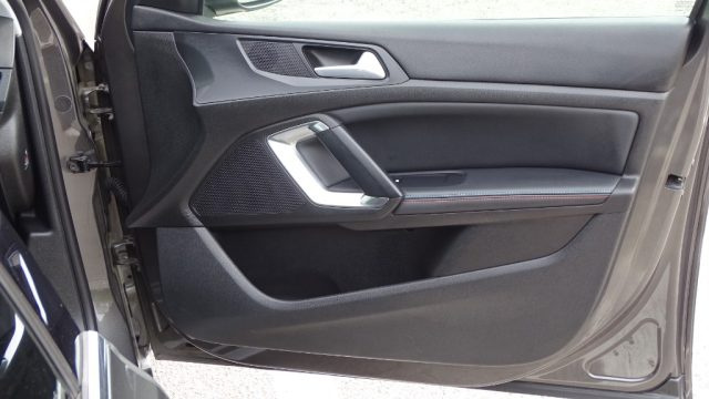 PEUGEOT 308 usata, con Apple CarPlay
