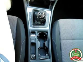 VOLKSWAGEN Golf usata, con Airbag testa