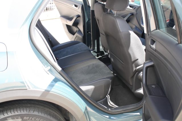 VOLKSWAGEN T-Roc usata, con Autoradio digitale