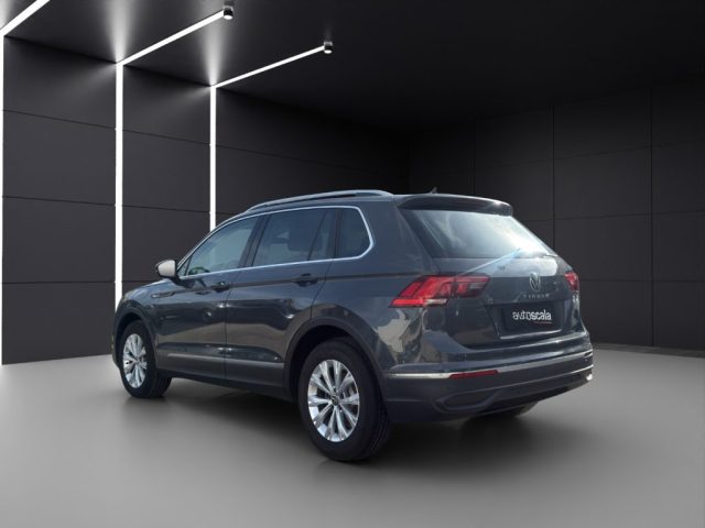 VOLKSWAGEN Tiguan usata, con Airbag laterali