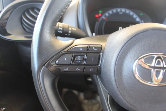 TOYOTA Aygo X usata, con Airbag testa